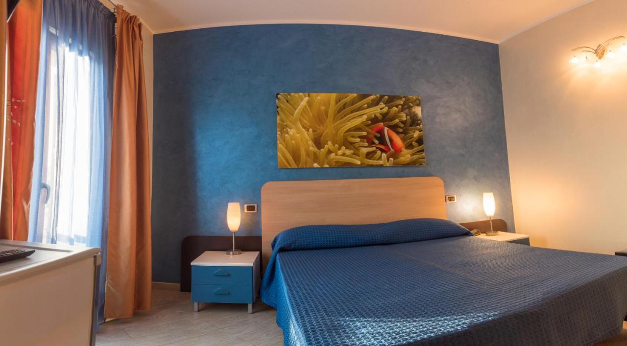 Hotel Mirage Torre Santa Sabina Cameră foto
