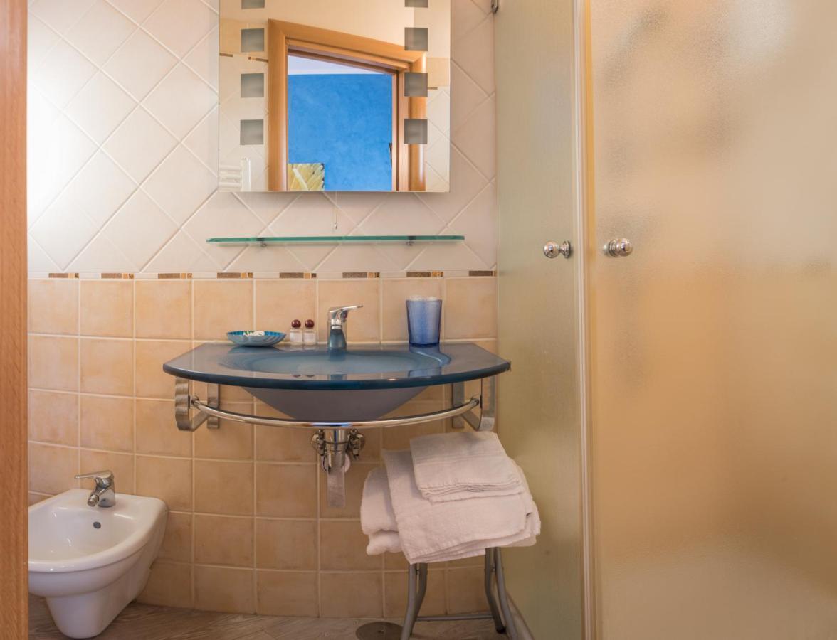 Hotel Mirage Torre Santa Sabina Cameră foto